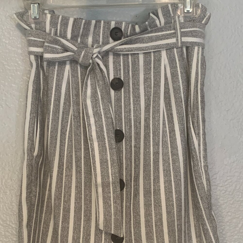 H&M Grey and White Skirt